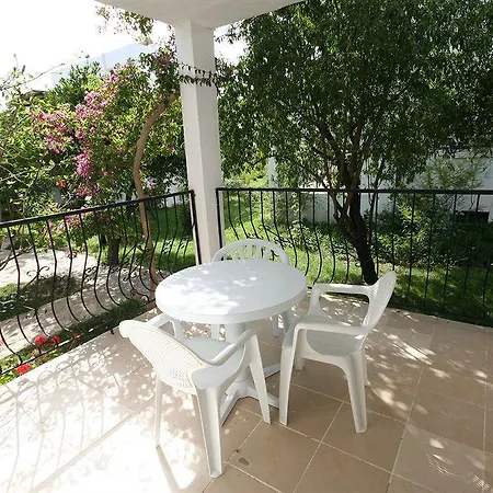 Aparthotel Mandarin Apart 5*